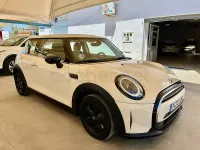 Usado Mini ONE 102 CV (75 kW) 2022 Beige Utilitario