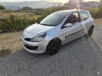 Usado Renault Clio II Authentique 70 CV (51 kW) 2006 Gris / plata Berlina