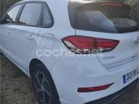 Usado Hyundai i30 120 CV (88 kW) 2021 Blanco Berlina