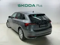 Usado Skoda Scala Selection 115 CV (84 kW) 2025 Gris / plata Utilitario
