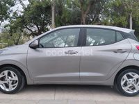 Usado Hyundai i10 67 CV (49 kW) 2022 Beige Utilitario