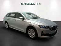 Usado Skoda Octavia Selection 150 CV (110 kW) 2025 Gris / plateado Familiar
