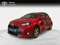Usado Toyota Yaris Active 115 CV (84 kW) 2025 Rojo Utilitario