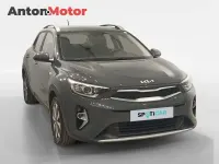 Usado Kia Stonic 84 CV (61 kW) 2023 Gris SUV