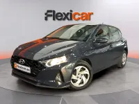 Usado Hyundai i20 101 CV (74 kW) 2022 Gris Utilitario