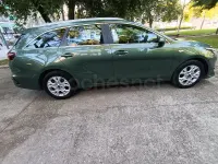 Usado Kia Ceed 136 CV (100 kW) 2024 Verde Utilitario