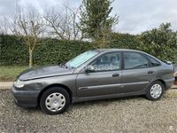 Usado Renault Laguna 95 CV (69 kW) 1996 Gris / plata Berlina