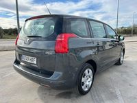 Usado Peugeot 5008 Active 120 CV (88 kW) 2013 Gris / plata Monovolumen