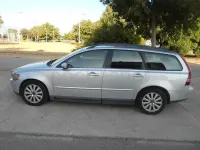 Usado Volvo V50 Momentum 136 CV (100 kW) 2005 Gris / plata Familiar