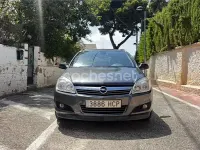 Usado Opel Astra Enjoy 110 CV (80 kW) 2011 Marrón Familiar