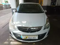 Usado Opel Corsa Selective 85 CV (62 kW) 2013 Blanco Utilitario