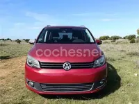 Usado VW Touran Advance 105 CV (77 kW) 2012 Rojo Monovolumen