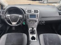 Usado Toyota Avensis Advance 124 CV (91 kW) 2014 Beige Berlina