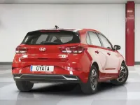 Usado Hyundai i30 120 CV (88 kW) 2024 Rojo Utilitario