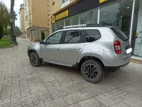 Usado Dacia Duster Lauréate 125 CV (91 kW) 2017 Gris / plata SUV