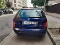 Usado Skoda Fabia Comfort 64 CV (47 kW) 2003 Azul Berlina