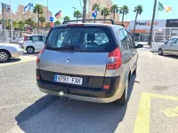 Usado Renault Grand Scénic II Dynamique 135 CV (99 kW) 2007 Gris Monovolumen