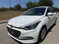 Usado Hyundai i20 84 CV (61 kW) 2016 Blanco Berlina