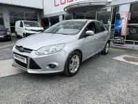 Begagnad Ford Focus Trend 105 HK (77 kW) 2011 Grå Sedan