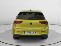 Usado VW Golf VIII Life 150 CV (110 kW) 2020 Amarillo Berlina