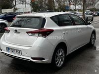 Usado Toyota Auris Hybrid Business Edition 136 CV (100 kW) 2019 Blanco Berlina