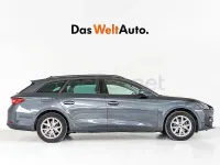 Usado Seat Leon Style 130 CV (95 kW) 2021 Gris Familiar