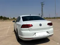 Usado VW Passat Sportline 150 CV (110 kW) 2018 Blanco Berlina