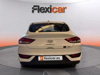 Usado Hyundai i30 120 CV (88 kW) 2018 Blanco Berlina