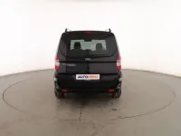 Usado Ford Tourneo Courier Titanium 95 CV (69 kW) 2016 Negro Monovolumen