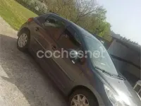 Usado Peugeot 207 Access 70 CV (51 kW) 2012 Gris / plata Berlina