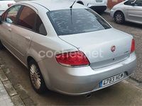 Usado Fiat Linea Dynamic 120 CV (88 kW) 2011 Gris / plata Berlina