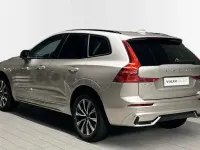 Usado Volvo XC60 Plus 250 CV (183 kW) 2025 Gris / plata SUV