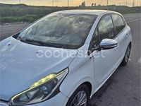 Usado Peugeot 208 Style 75 CV (55 kW) 2016 Blanco Utilitario
