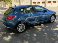 Usado Opel Astra Selective 110 CV (80 kW) 2014 Azul Berlina