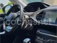 Usado Peugeot 308 Allure 130 CV (95 kW) 2014 Gris / plata Berlina