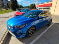 Usado Kia Ceed 136 CV (100 kW) 2022 Azul Utilitario