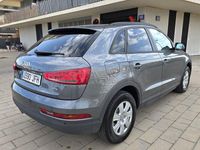Usado Audi Q3 Attraction 150 HP (110 kW) 2015 Cinzento SUV