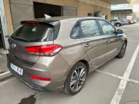 Usado Hyundai i30 110 CV (80 kW) 2023 Gris Utilitario