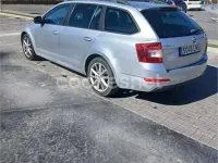 Usado Skoda Octavia Elegance 105 CV (77 kW) 2014 Gris / plata Familiar