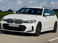 Käytetty BMW 330e Comfort Edition 292 HP (214 kW) 2025 Musta Farmari