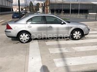 Usado Ford Mondeo Trend 125 CV (91 kW) 2001 Gris / plata Berlina