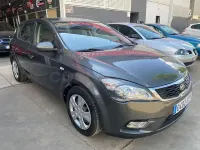 Occasion Kia Ceed 90 PK (66 kW) 2010 Grijs Hatchback