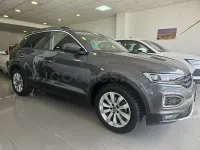 Usado VW T-Roc Advance 115 CV (84 kW) 2021 Gris / plata SUV