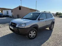 Usado Hyundai Tucson Premium 140 CV (102 kW) 2008 Gris / plata SUV