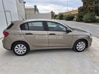 Usado Fiat Tipo Business 95 CV (69 kW) 2018 Beige Berlina