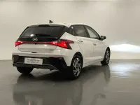 Usado Hyundai i20 100 CV (73 kW) 2025 Blanco Utilitario