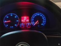 Usado VW Touran Trendline 136 CV (100 kW) 2004 Gris / plata Monovolumen