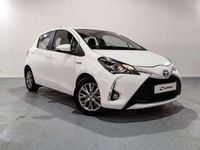 Usado Toyota Yaris Hybrid Active 99 CV (72 kW) 2020 Blanco Utilitario