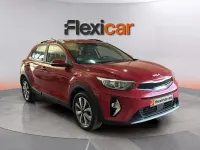 Usado Kia Stonic 101 CV (74 kW) 2024 Rojo SUV