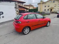 Usado Seat Ibiza Reference 80 CV (58 kW) 2007 Rojo Utilitario